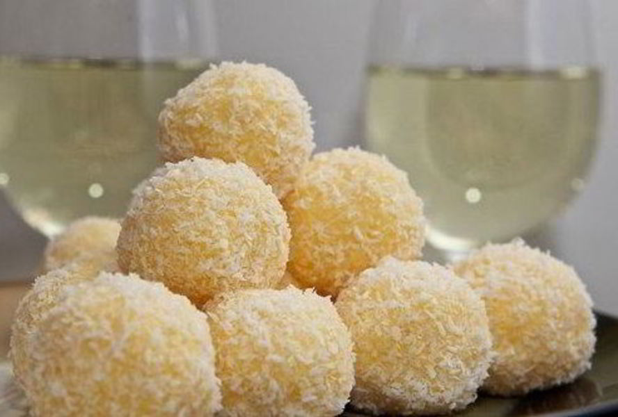 Шарики сырные в кокосовой стружке