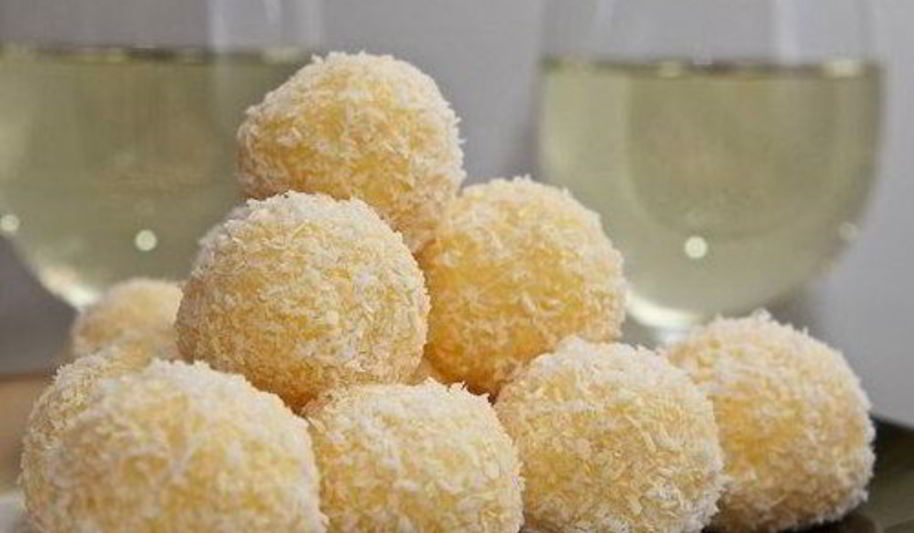 Рецепт шарики сырные в кокосовой стружке