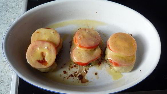 ШАГ 5. сочные биточки, запеченые с сыром и помидорами