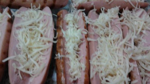 ШАГ 2. сосиски запеченные с беконом