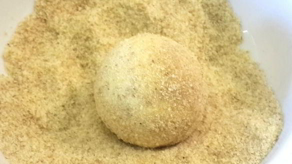 ШАГ 6. сырные шарики с яйцом