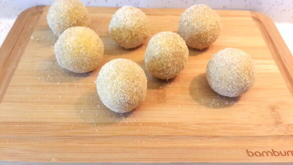 ШАГ 7. сырные шарики с яйцом