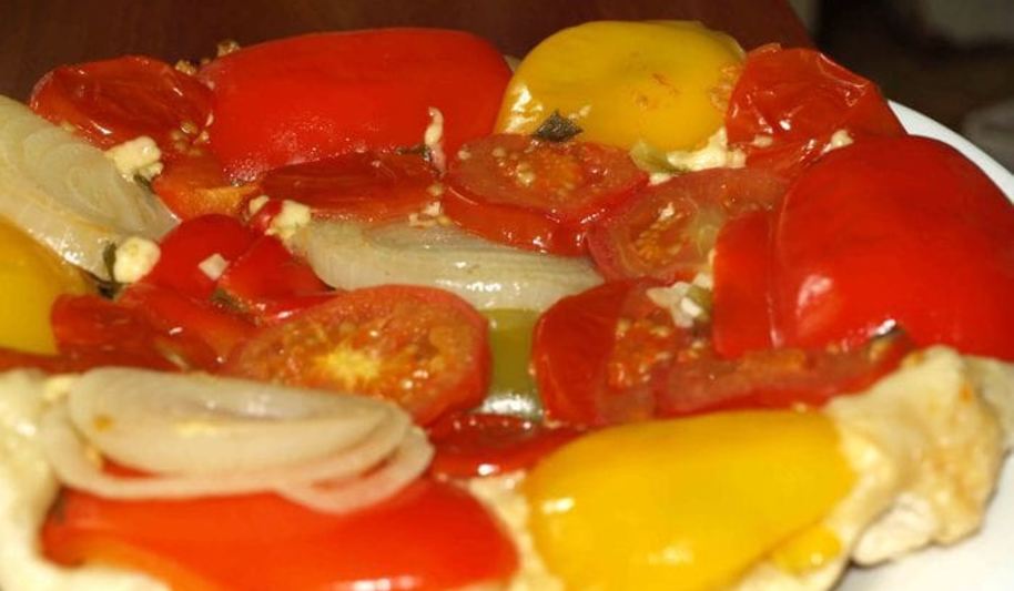 Рецепт овощной тарт с помидорами, болгарским перцем, луком