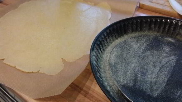 ШАГ 3. сливовый тарт с фисташковым штрейзелем