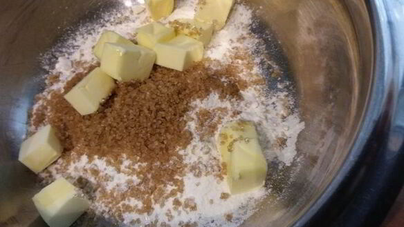 ШАГ 6. сливовый тарт с фисташковым штрейзелем