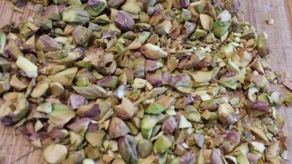 ШАГ 7. сливовый тарт с фисташковым штрейзелем