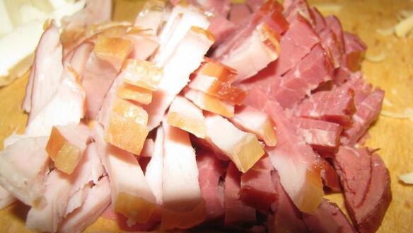 ШАГ 6. тарт 3 сыра с пореем, балыком и оливками