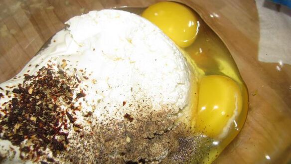 ШАГ 10. тарт 3 сыра с пореем, балыком и оливками