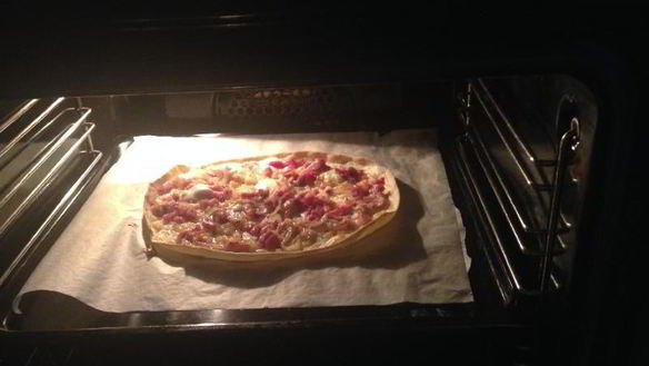 ШАГ 14. тарт фламбе с беконом