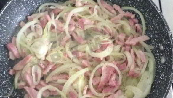 ШАГ 6. тарт фламбе с беконом