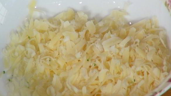 ШАГ 6. тарт с брокколи, луком-пореем и сыром