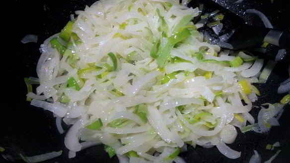 ШАГ 2. тарт с карамелизованным луком и рикоттой