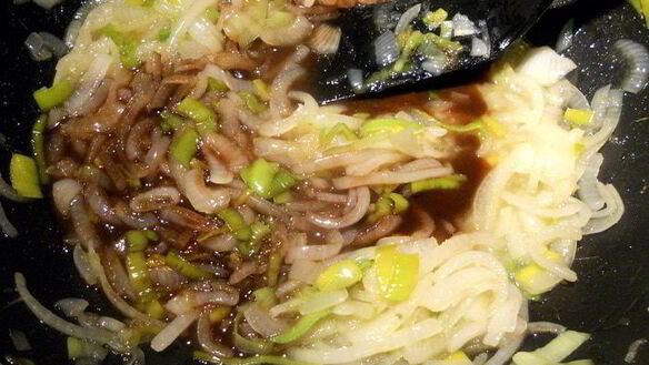 ШАГ 4. тарт с карамелизованным луком и рикоттой