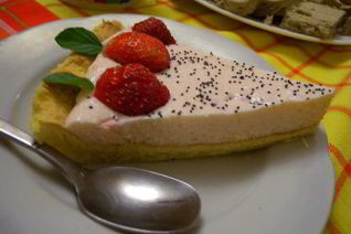 Тарт с клубничным суфле