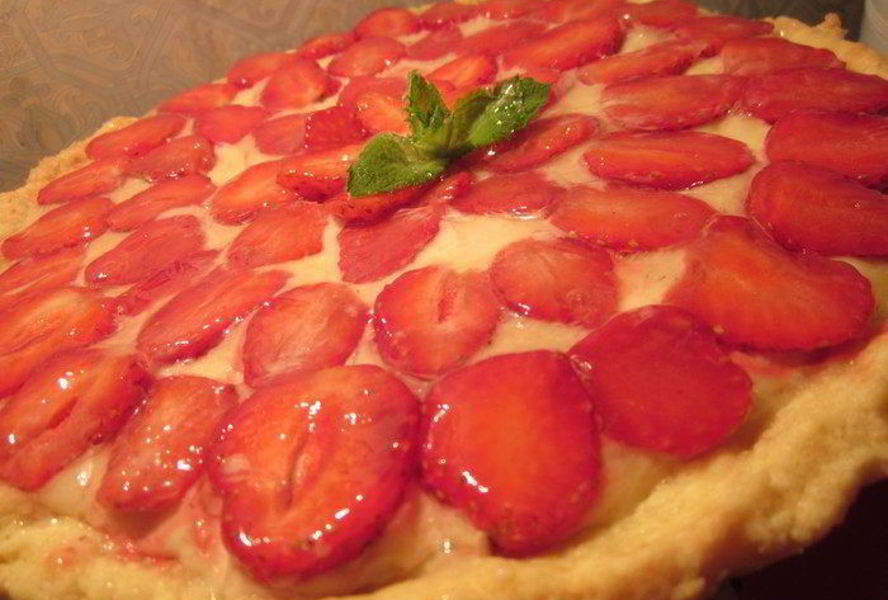 Тарт с клубникой и белым шоколадом