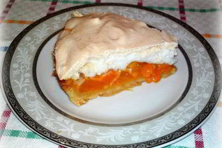 Тарт с манго и меренгой