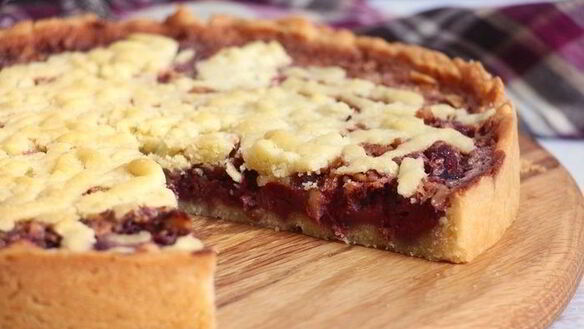 ШАГ 10. тарт с вишней и грецкими орехами