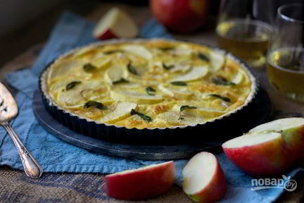 Тарт с яблоками и сыром