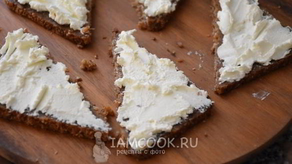 ШАГ 4. тартинки с копченым лососем и авокадо