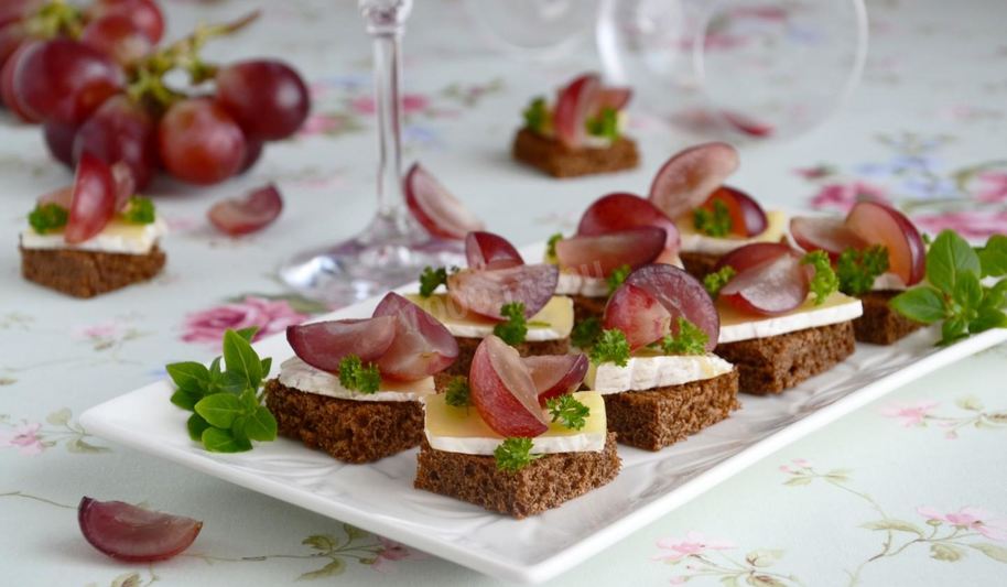 Рецепт тартинки с виноградом