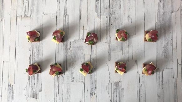 ШАГ 6. тартинки с виноградом