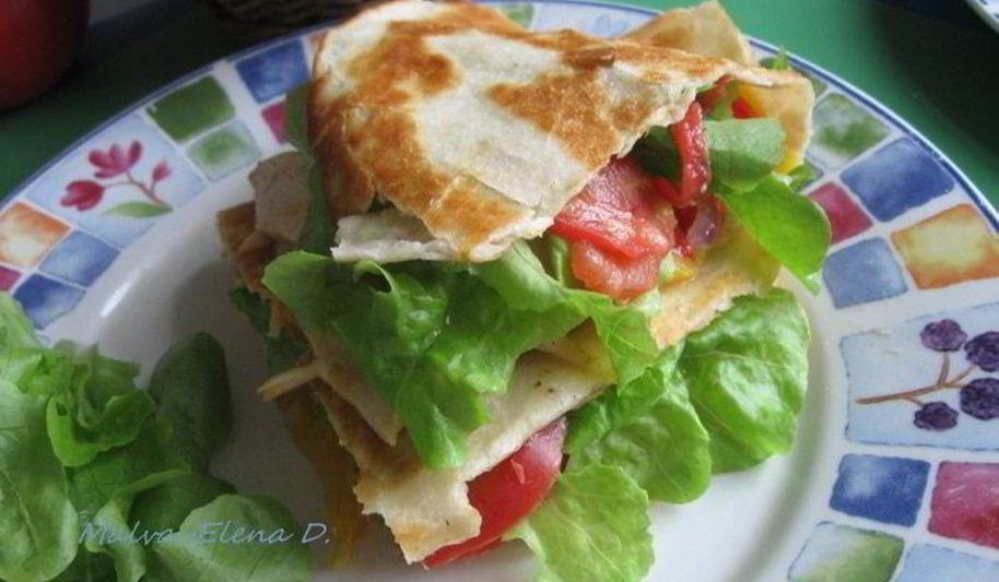 Рецепт тортилья с курицей, помидорами и сыром