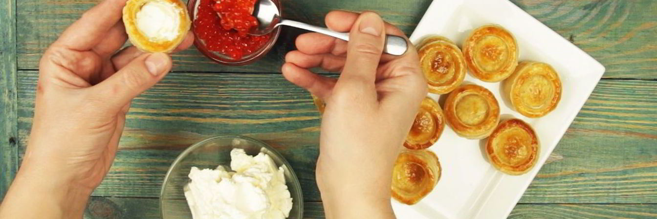 Волованы с красной икрой