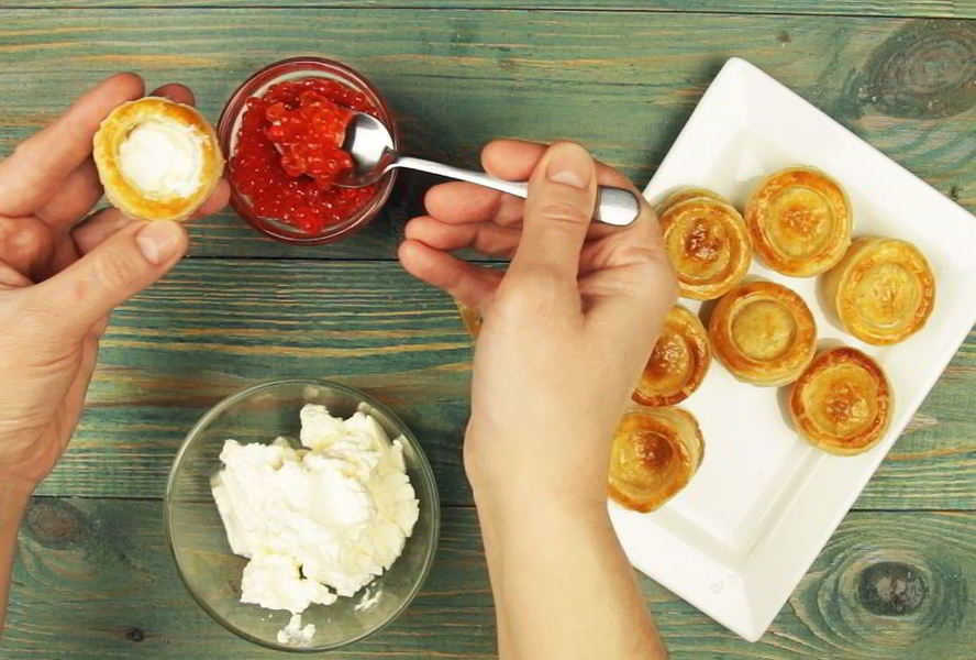 Волованы с красной икрой