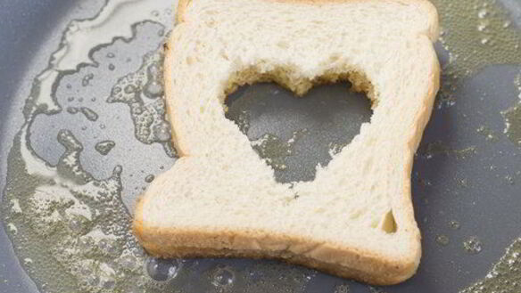 ШАГ 4. яичница в хлебе