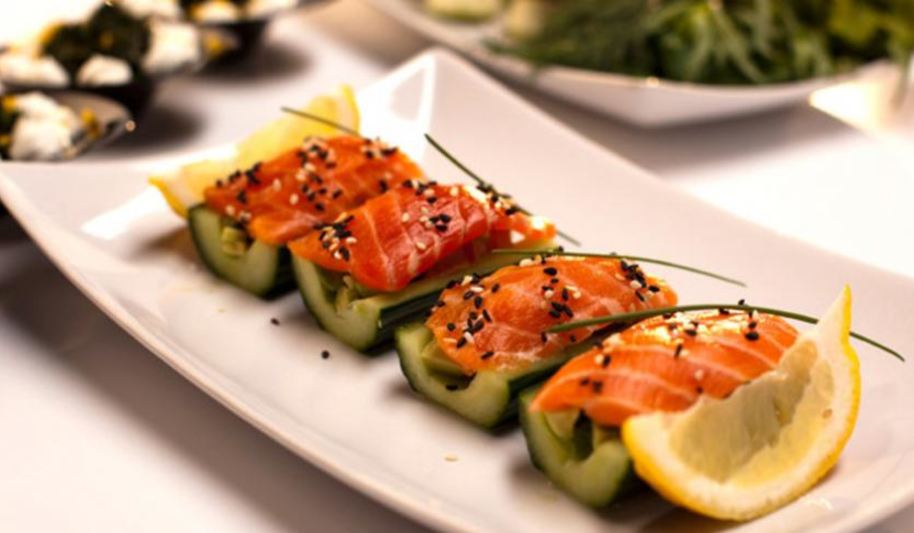 Рецепт закуска из авокадо в огурце