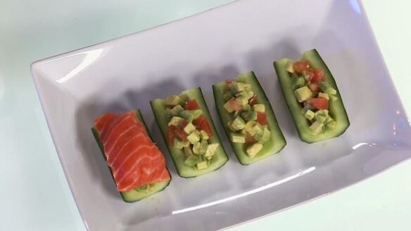 ШАГ 3. закуска из авокадо в огурце