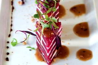 Закуска новогодняя из свеклы и сыра