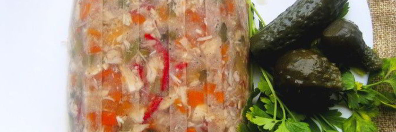 Заливной террин с курицей и овощами